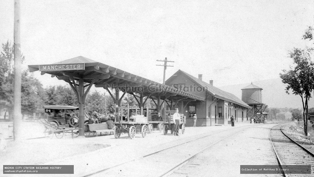 Postcard: Railroad Station, Manchester, Vermont